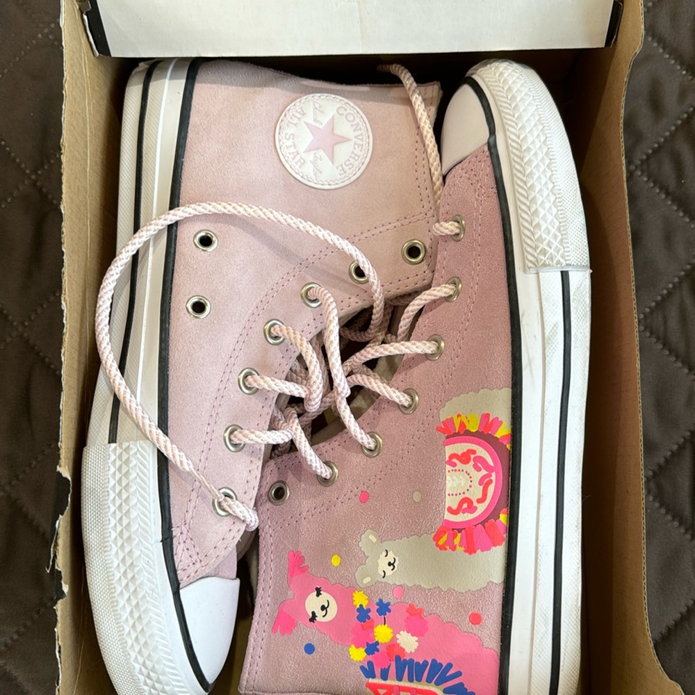 Converse pink